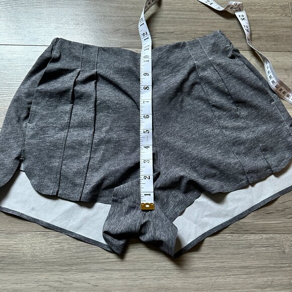 Lululemon &go Endeavor Short size 4 gray active shorts - Picture 4 of 9